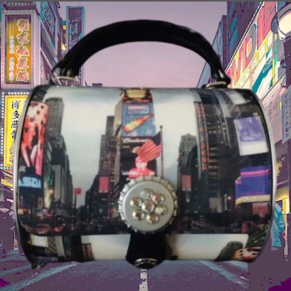 Prezzo Metal Cylinder New‎ York City Handbag - Picture 1 of 9
